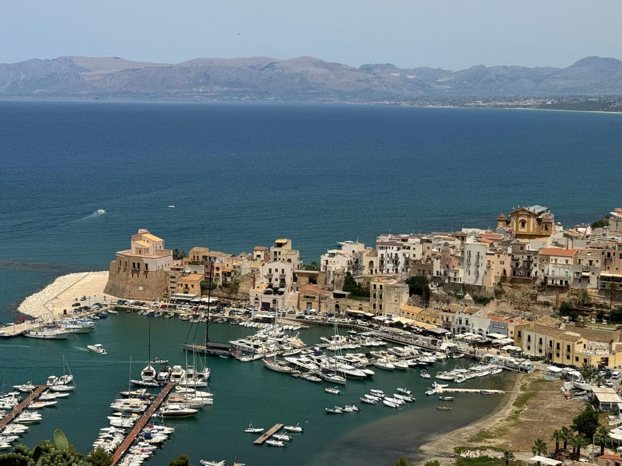 Mary Gery'S Rooms Castellammare del Golfo Exterior photo
